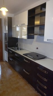 Montaggio dei mobili nuovi