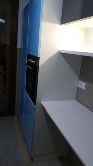 Montaggio dei mobili nuovi