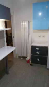 Montaggio dei mobili nuovi