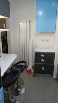 Montaggio dei mobili nuovi