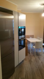 Montaggio dei mobili nuovi