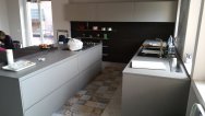 Montaggio dei mobili nuovi