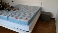 Montaggio dei mobili nuovi