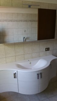 Montaggio dei mobili nuovi